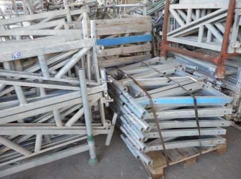 Scaffold End Bracket Layher – 0.73 m